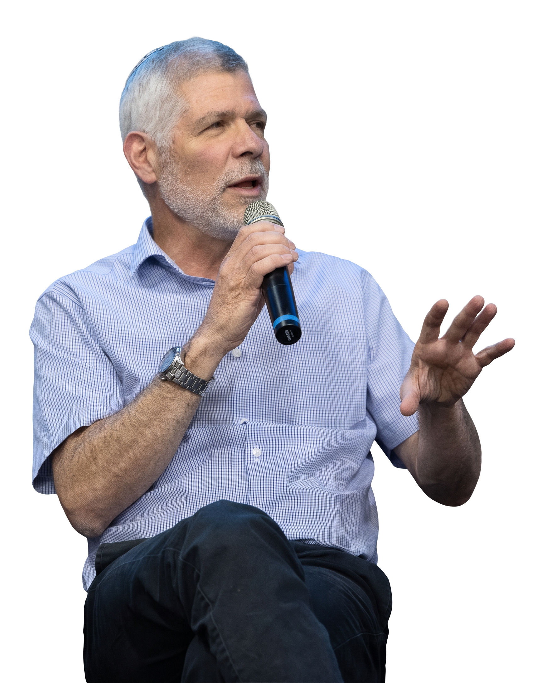 אלעזר כהנא מרצה עם מיקרופון